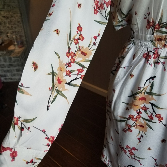 Classic long sleeved floral print dress - Picture 4 of 5